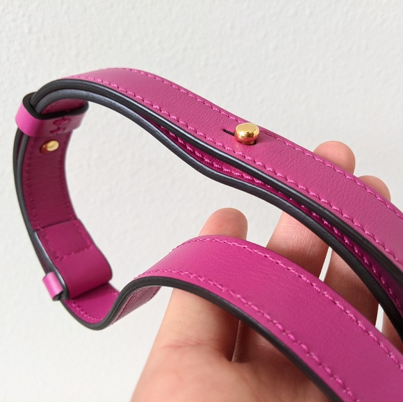 Chloe C Croc Embossed Leather Shoulder Bag - Picture 9 of 16